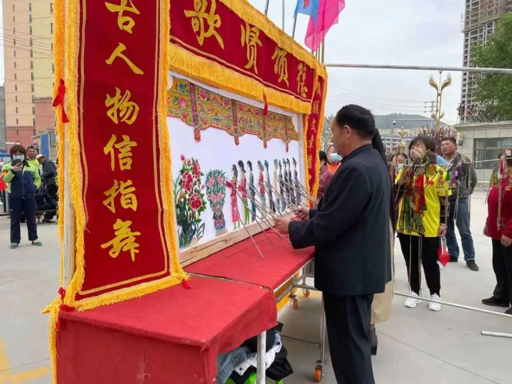 新澳門王中王期期中，揭秘彩票背后的秘密與策略，揭秘新澳門王中王彩票背后的秘密與策略，期期中探秘彩票世界