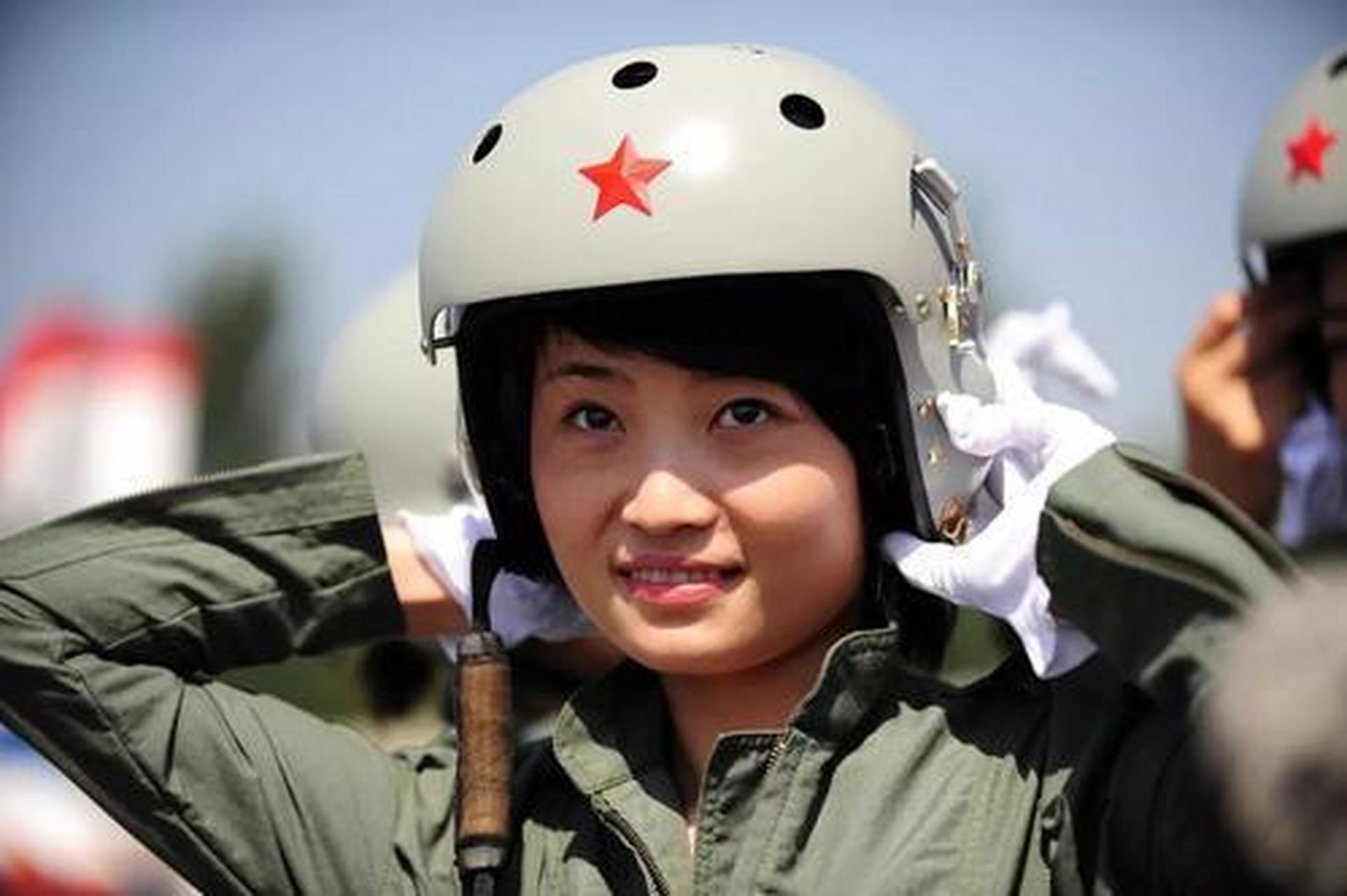 四川女飛行員余旭，英勇無(wú)畏的藍(lán)天使者，四川女飛行員余旭，藍(lán)天的英勇使者