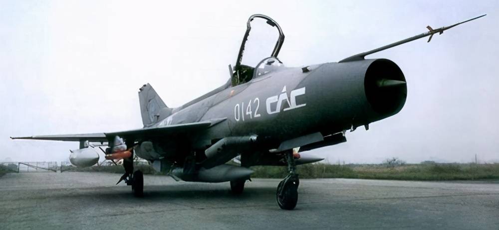 殲七，中國(guó)空軍的重要里程碑，殲七，中國(guó)空軍的重要里程碑戰(zhàn)機(jī)