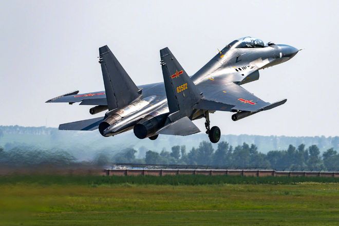 殲-11系列戰(zhàn)斗機(jī)，型號(hào)多樣，展現(xiàn)中國(guó)航空工業(yè)的輝煌成就，殲-11系列戰(zhàn)斗機(jī)，中國(guó)航空工業(yè)的璀璨明珠