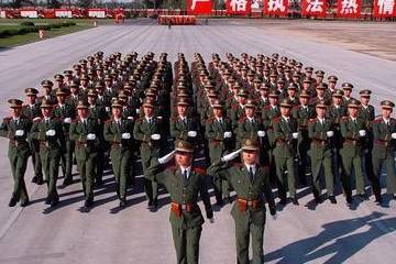 一般家庭不建議考軍校，深度解析與建議，一般家庭考軍校的深度分析與建議，為何不建議盲目選擇？
