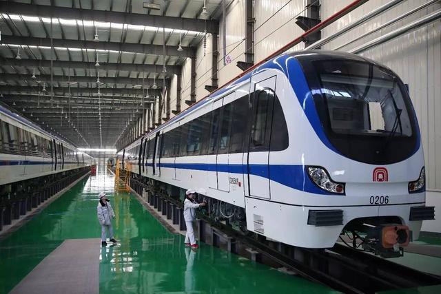 殲-31B戰(zhàn)機(jī)橫空出世，探索新一代中國(guó)空中力量之巔，殲-31B戰(zhàn)機(jī)亮相，新一代中國(guó)空中力量巔峰探索