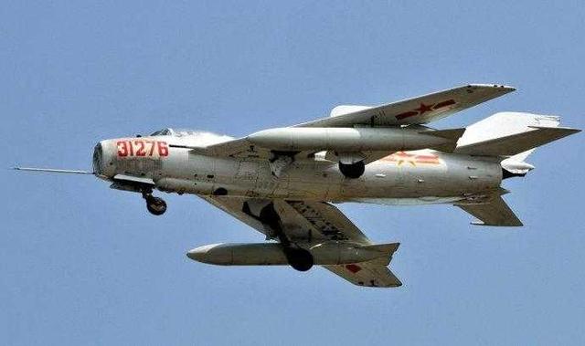 殲6戰(zhàn)斗機高清圖片，歷史、技術特點與現(xiàn)代價值，殲6戰(zhàn)斗機，歷史、技術特點與現(xiàn)代價值的高清圖片展現(xiàn)