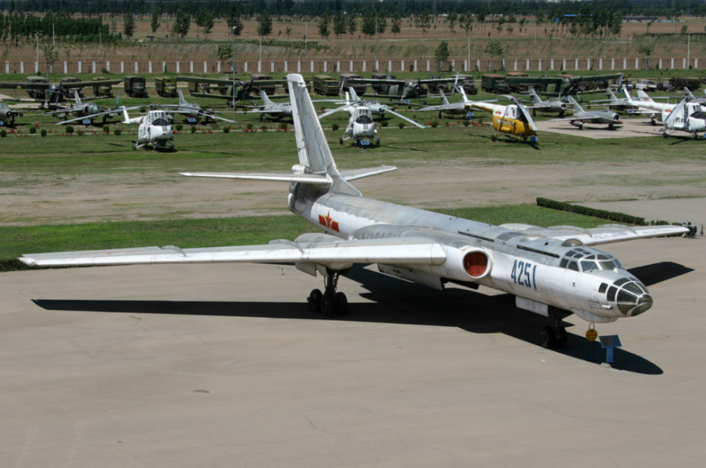 轟-20在閻良試飛視頻，揭示中國新一代戰(zhàn)略轟炸機的神秘面紗，中國新一代戰(zhàn)略轟炸機轟-20在閻良試飛，神秘面紗揭曉