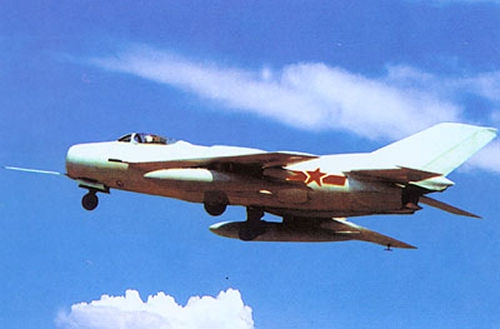 殲-12戰(zhàn)斗機，中國空軍的重要里程碑，殲-12戰(zhàn)斗機，中國空軍發(fā)展的重要里程碑