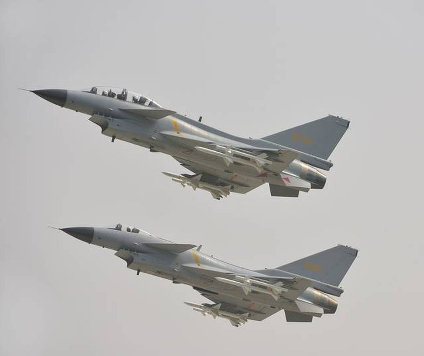 全球最丑戰(zhàn)斗機(jī)殲-10，深度解析與探討，深度解析與探討，全球最丑戰(zhàn)斗機(jī)殲-10的優(yōu)劣與挑戰(zhàn)