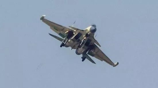 殲-15D，中國新一代艦載戰(zhàn)斗機(jī)的獨(dú)特優(yōu)勢與未來發(fā)展，殲-15D艦載戰(zhàn)斗機(jī)，獨(dú)特優(yōu)勢與未來展望