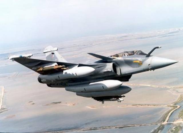 殲-10D已定型，深度解析新一代戰(zhàn)斗機(jī)性能與技術(shù)特點(diǎn)，殲-10D新一代戰(zhàn)斗機(jī)性能與技術(shù)特點(diǎn)深度解析