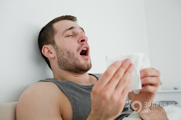 肝病身上紅點(diǎn)圖片，識(shí)別與理解，肝病身上紅點(diǎn)解析，圖片識(shí)別與理解指南