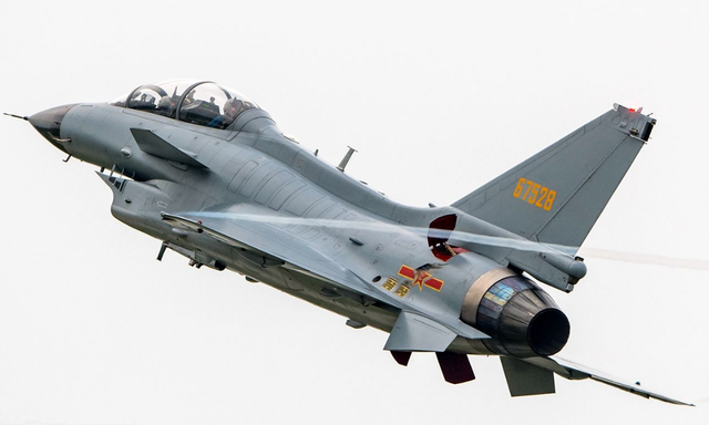 殲-10S，中國空軍的新銳利劍，中國空軍新銳利器，殲-10S利劍出擊