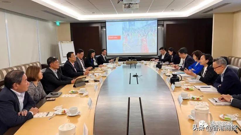 關(guān)于香港正版資料的免費(fèi)獲取，未來的機(jī)遇與挑戰(zhàn)（2025年展望），香港正版資料的未來機(jī)遇與挑戰(zhàn)，免費(fèi)獲取與2025年展望