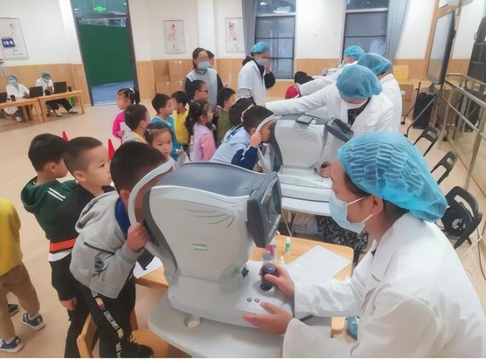 近視手術(shù)價格一覽表 2022，全面解析手術(shù)費用及影響因素，2022近視手術(shù)價格一覽表，全面解析手術(shù)費用及其影響因素