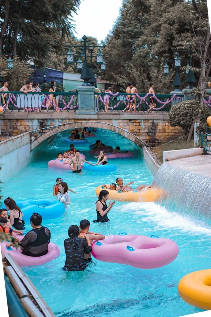 成都水上樂園哪個最好玩？全方位帶你探索最佳水上樂園，全方位探索成都最佳水上樂園，哪個最吸引你？